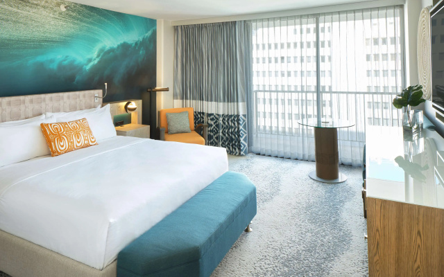 Double room with partial ocean view