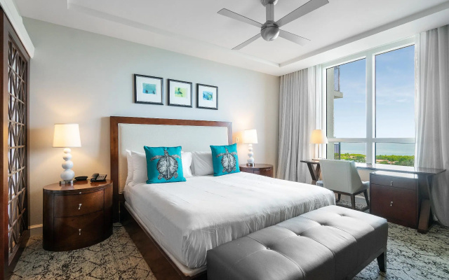 2 Bedrooms Suite oceanfront