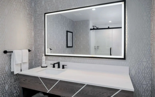 Economy Suite