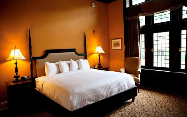 Premier room