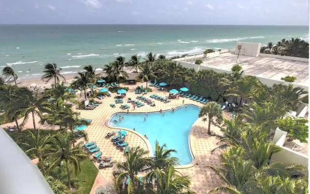 2 Bedrooms Executive Apartment with ocean view