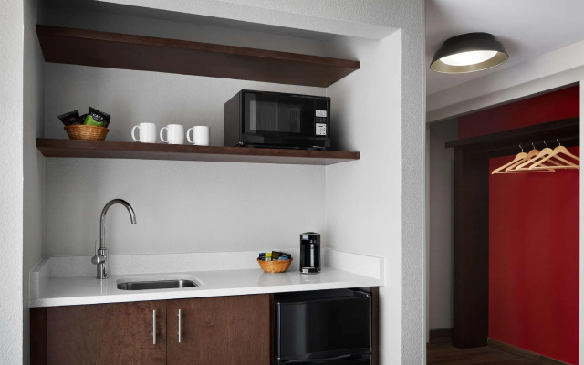 Quadruple Family Suite