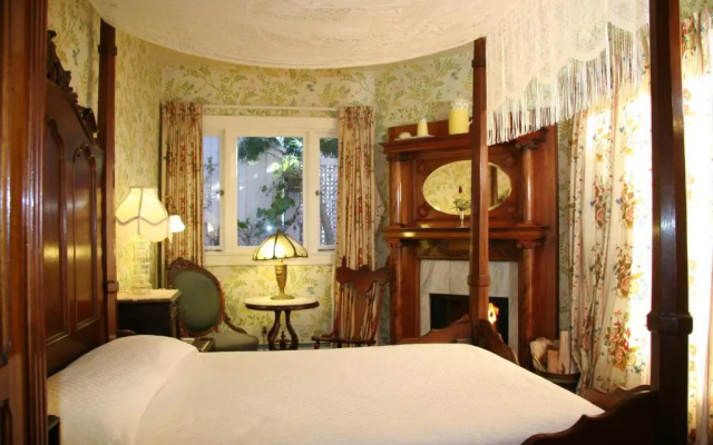 Standard Double room with garden view