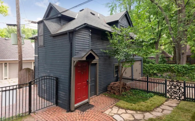 2 Bedrooms Cottage