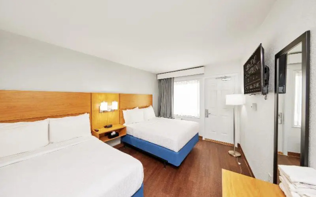 2 Bedrooms Standard Family room