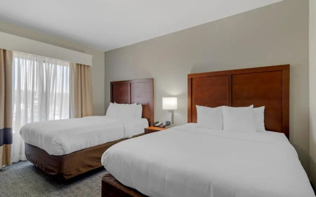 Standard Quadruple Suite