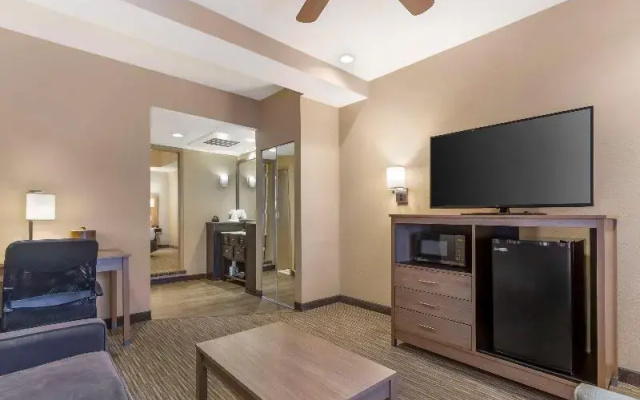 Quadruple Suite