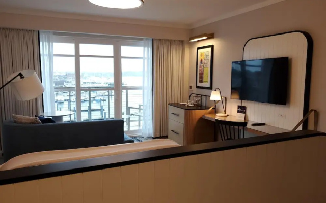Standard Double Penthouse room with harbour view