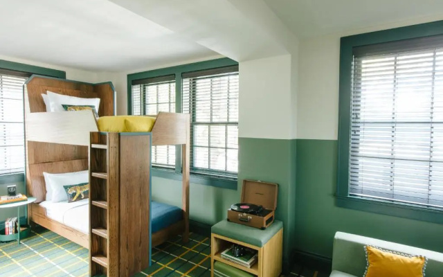 Quadruple room