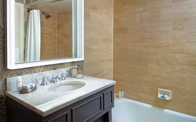 Premier Quadruple room with garden view