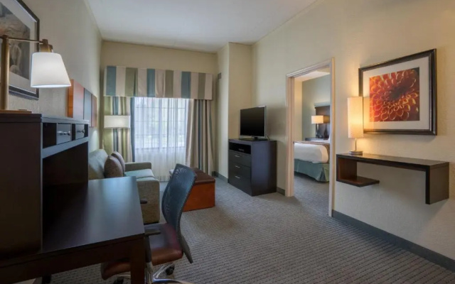 Deluxe Suite