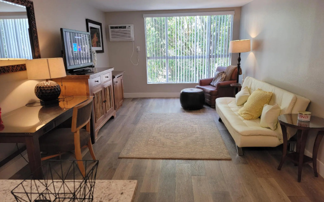 2 Bedrooms Apartment
