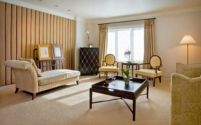 1 Bedroom Executive Double Suite