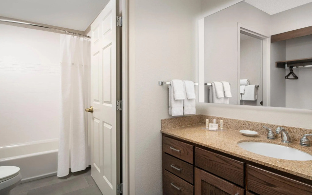 2 Bedrooms Suite