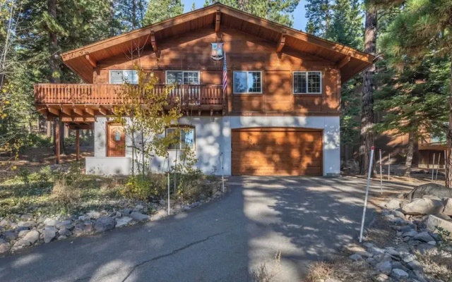 3 Bedrooms Cottage with balcony