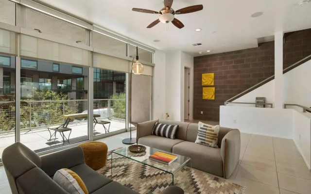 2 Bedrooms Apartment