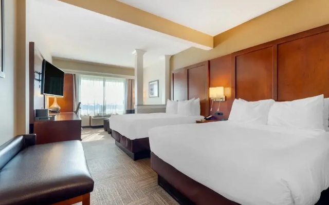 Standard Double Suite with lake view