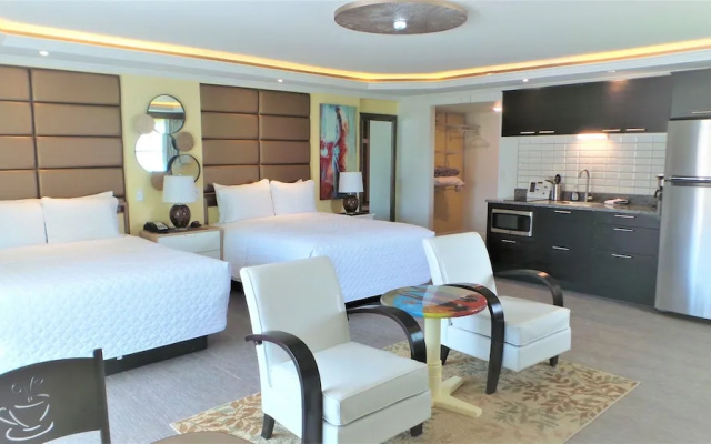 Deluxe Quadruple room with balcony