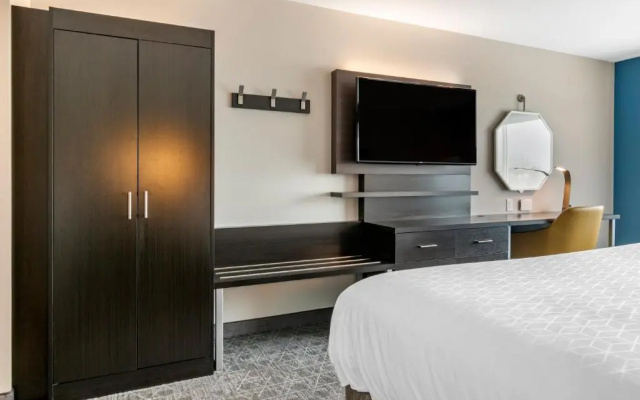 Quadruple Suite
