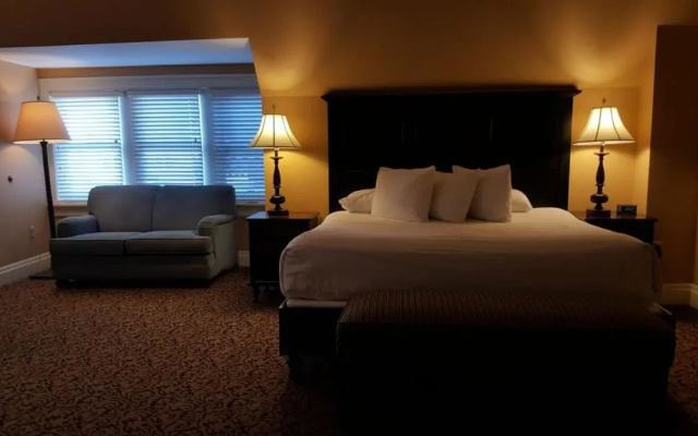 Deluxe Suite