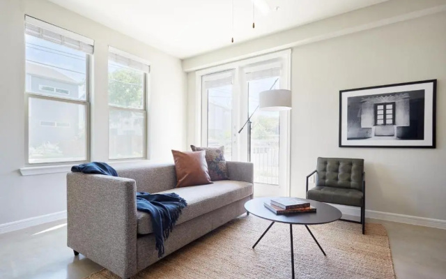 2 Bedrooms Apartment