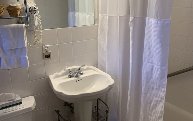 Deluxe Quadruple room with garden view