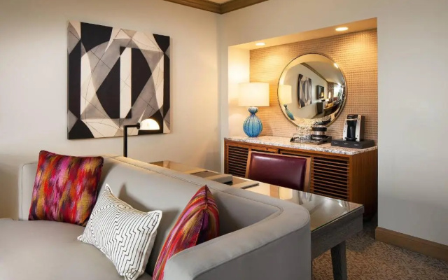 1 Bedroom Double Suite with golf view