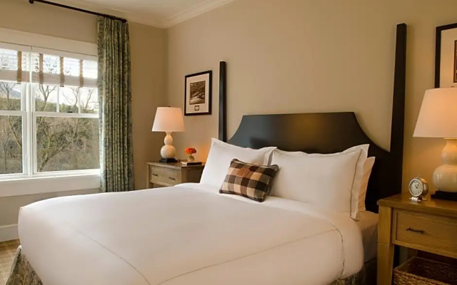 Premier room