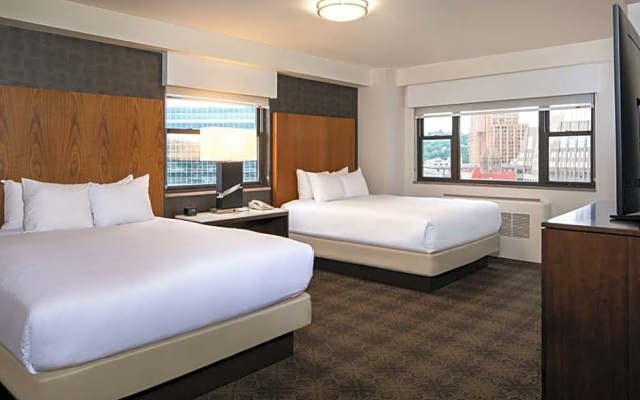 Quadruple room with city view