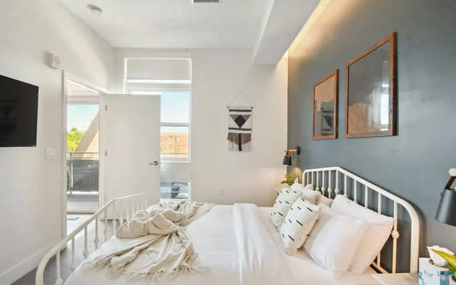 Standard Double room with balcony and with city view