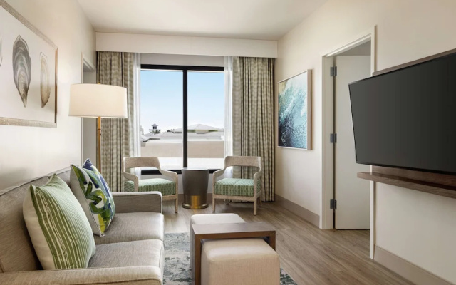 Standard room with balcony and with bay view