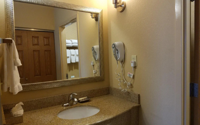 1 Bedroom Quadruple Suite