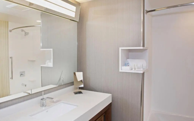 1 Bedroom Corner Suite