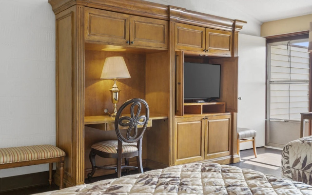 Standard Quadruple room with lake view