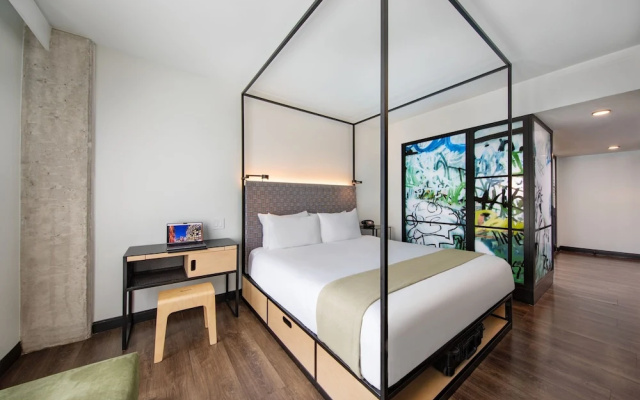 Guest room