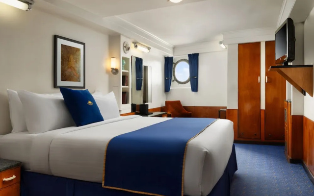 Standard Portside Double Stateroom