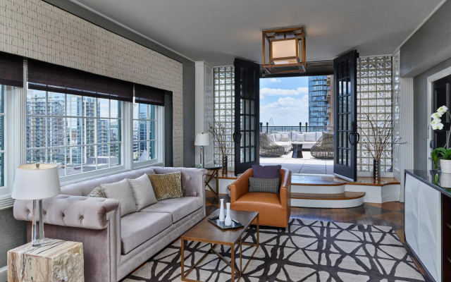 1 Bedroom Double Penthouse Suite with view