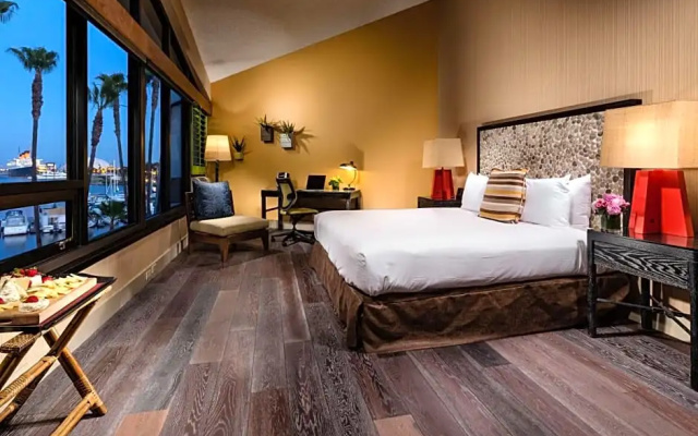 Standard Double room with bay view