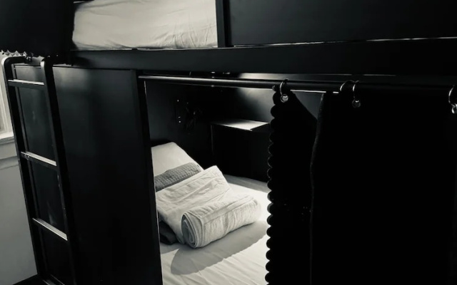 Bed in Dorm (male dorm)