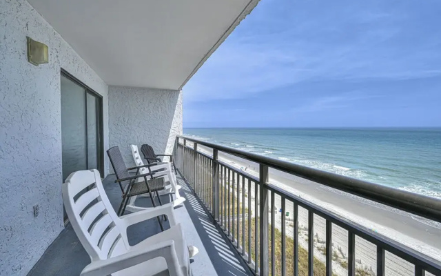 2 Bedrooms Deluxe room with balcony and oceanfront