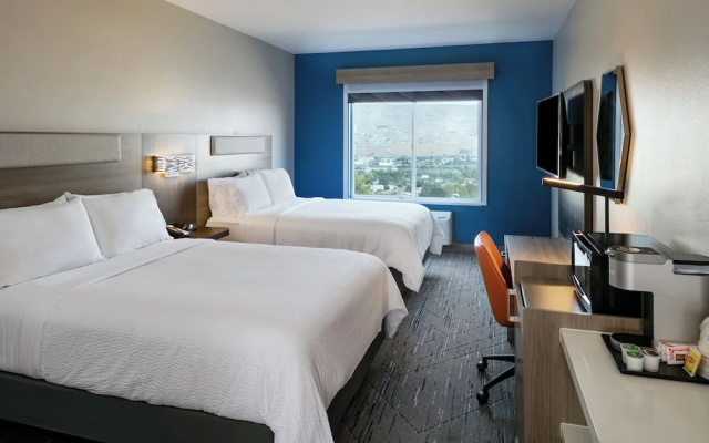 Standard room with mountain view