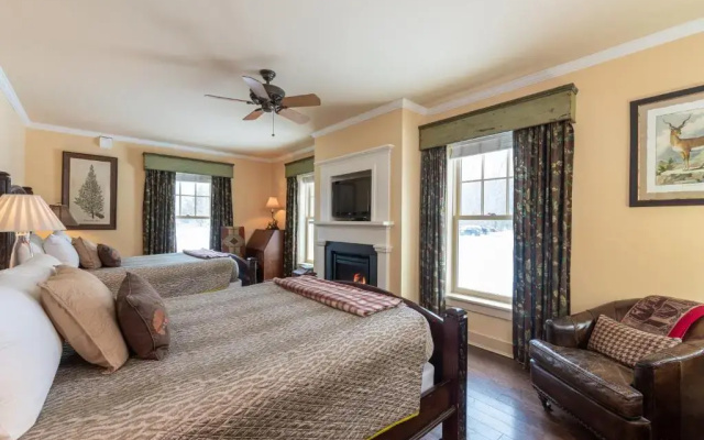 Deluxe Quadruple room