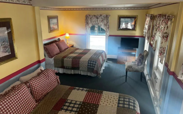 Deluxe Suite