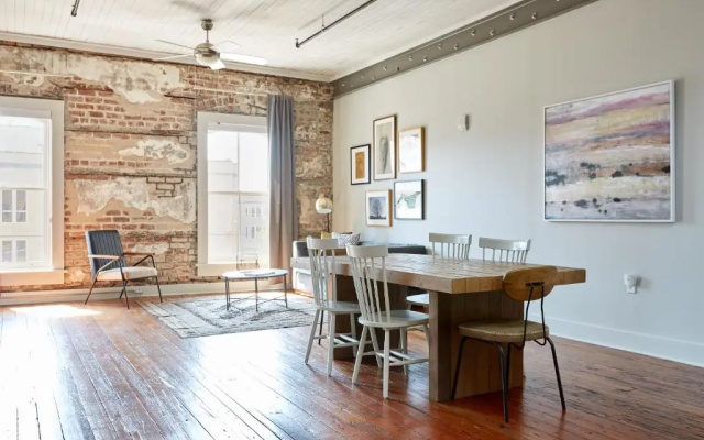 2 Bedrooms Apartment