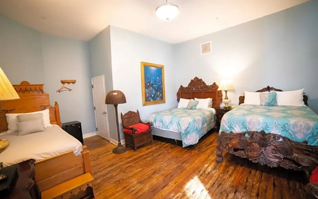 Premium Quintuple Family room