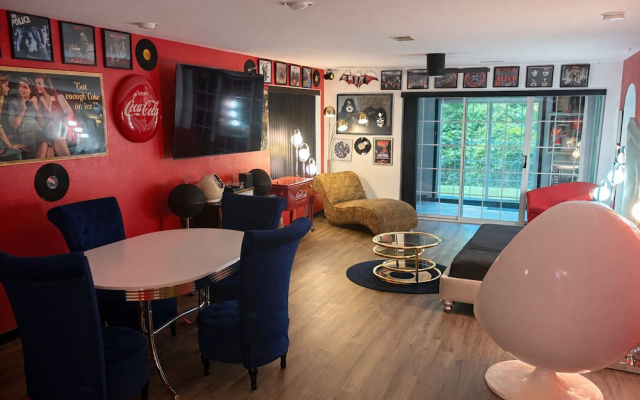 Grand room