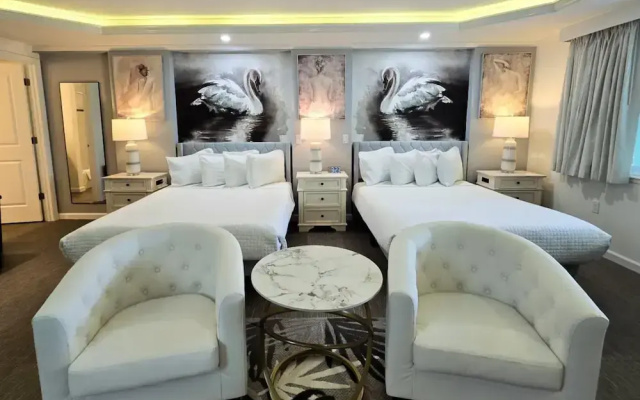 Deluxe Studio