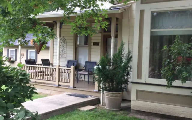 2 Bedrooms Cottage