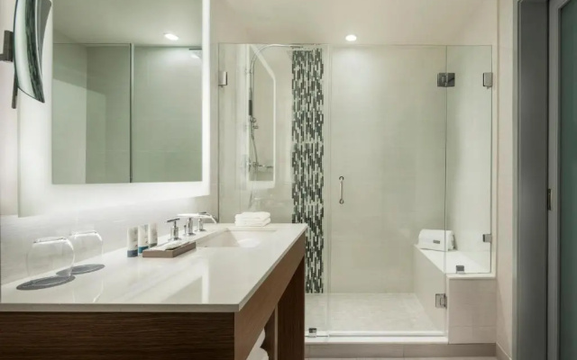 Standard Double room with balcony and with harbour view