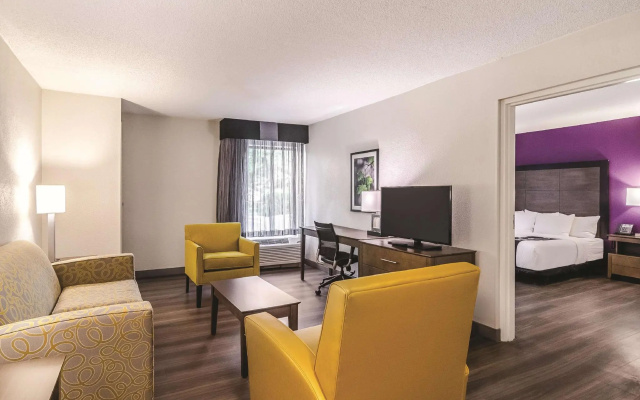 Deluxe Double Suite